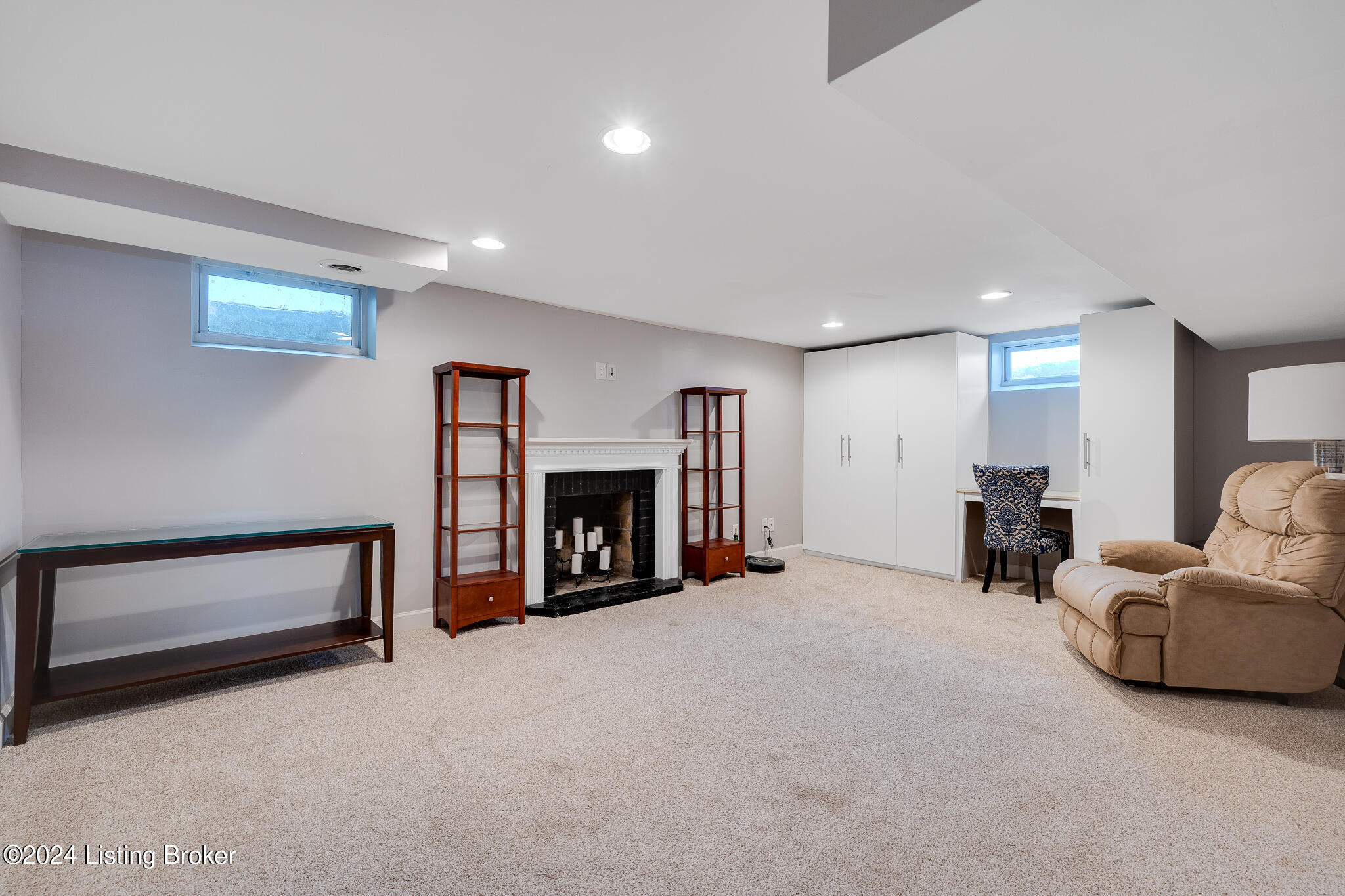 105 N Chadwick Rd
