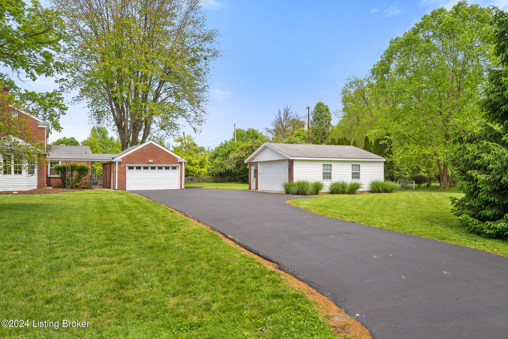 105 N Chadwick Rd