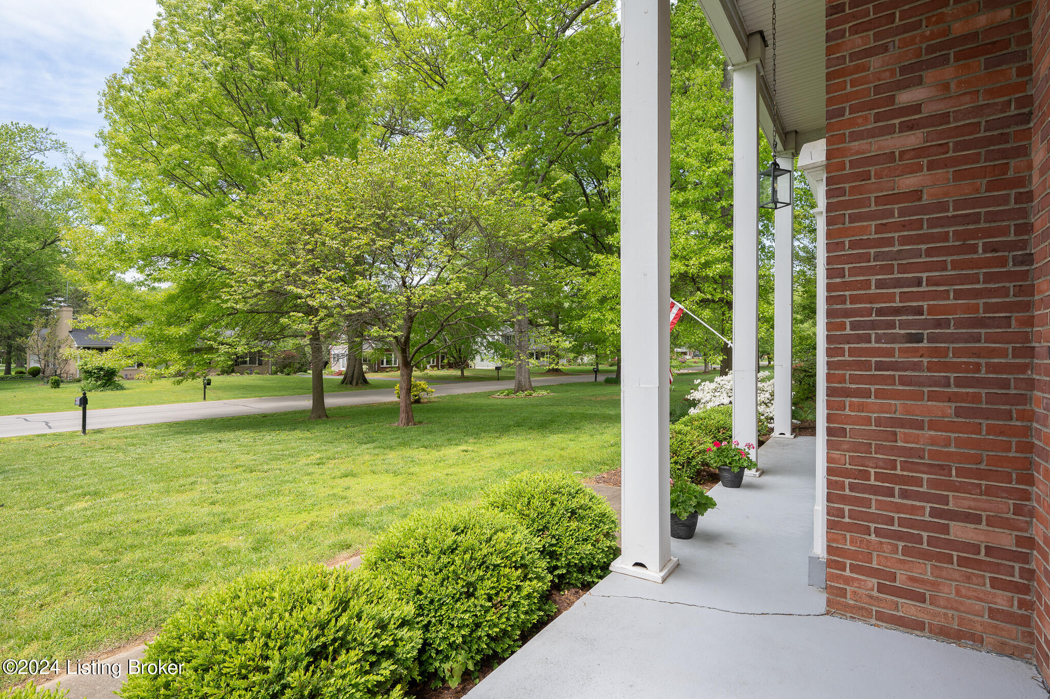 105 N Chadwick Rd