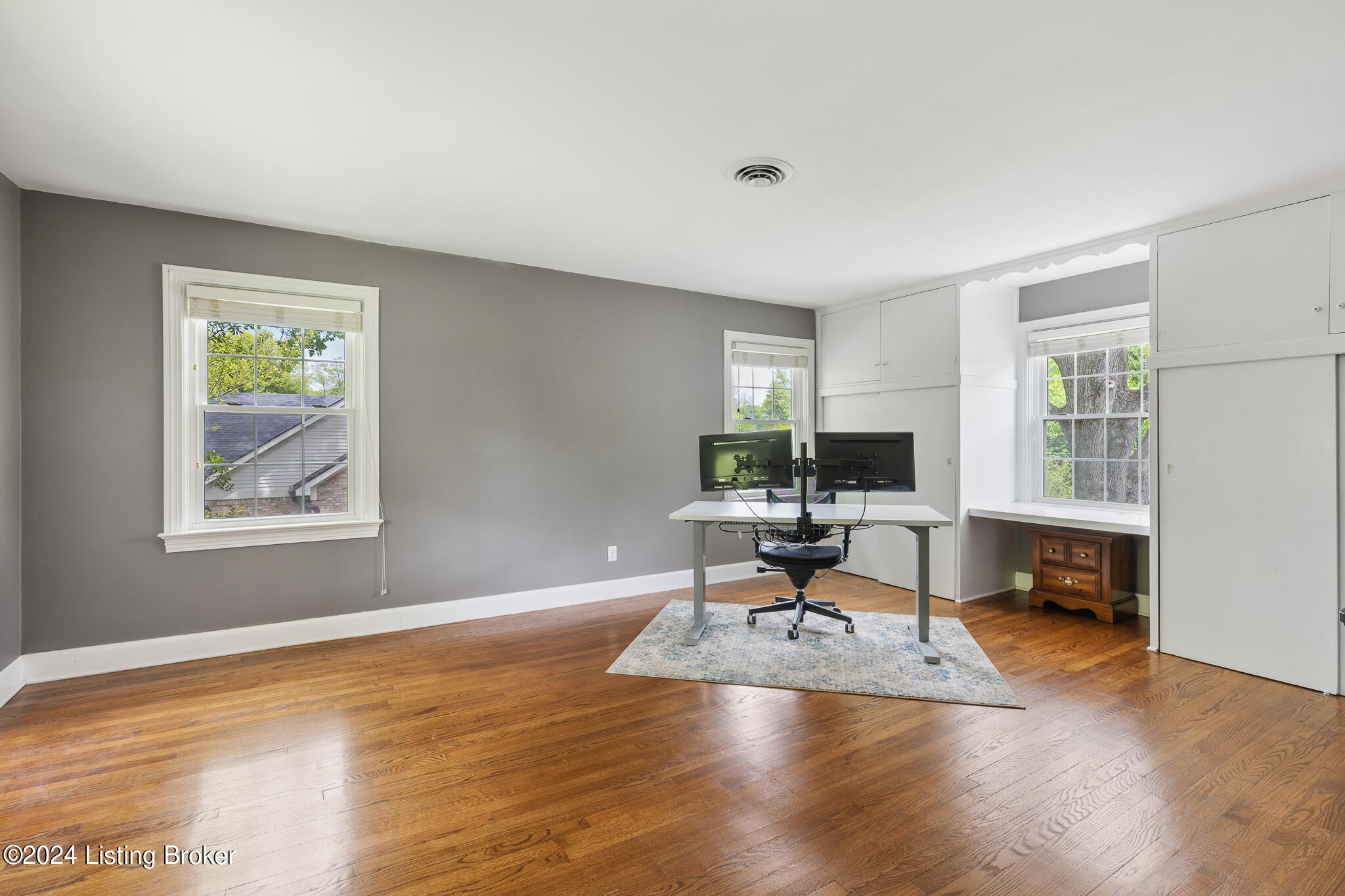 105 N Chadwick Rd