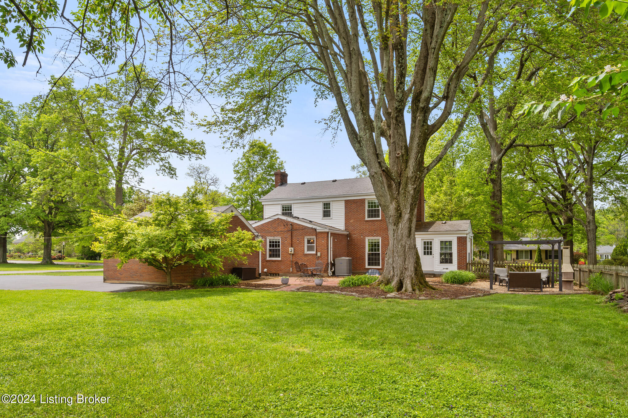105 N Chadwick Rd