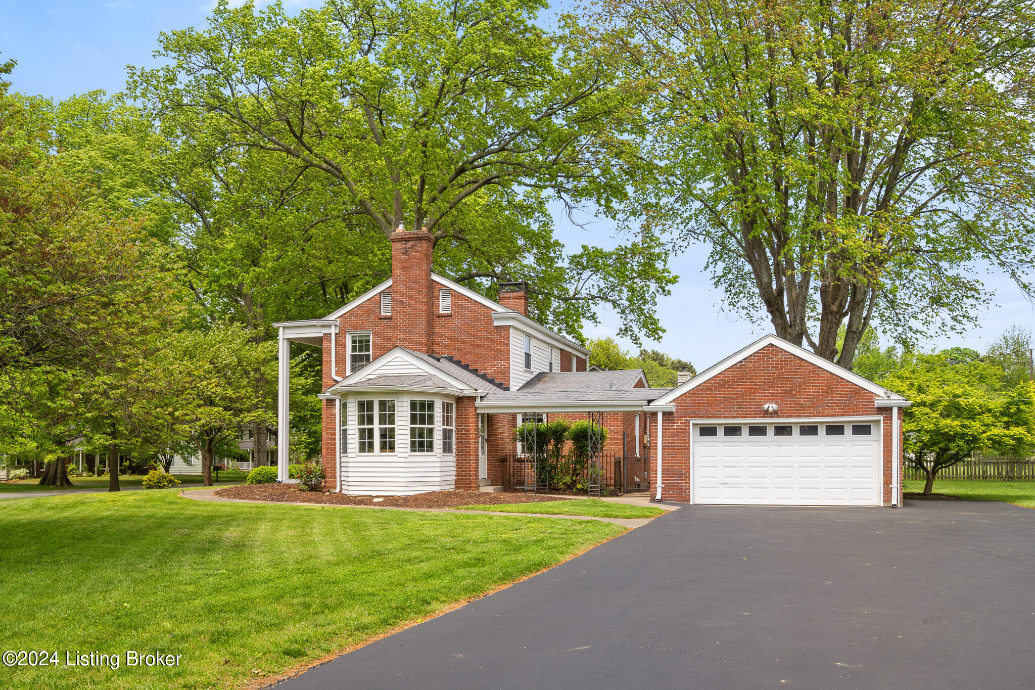 105 N Chadwick Rd