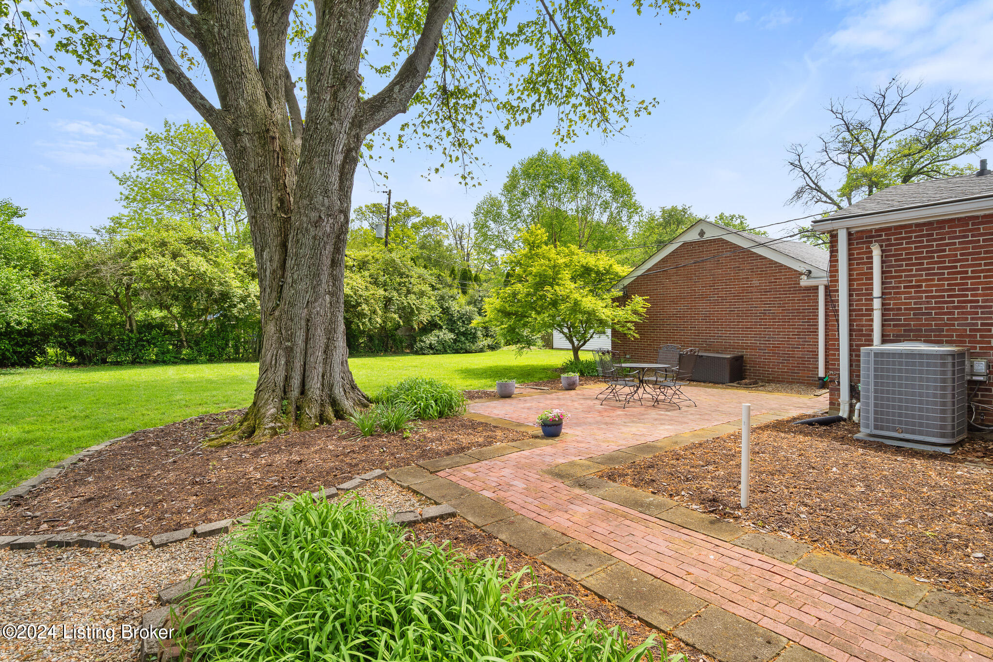 105 N Chadwick Rd