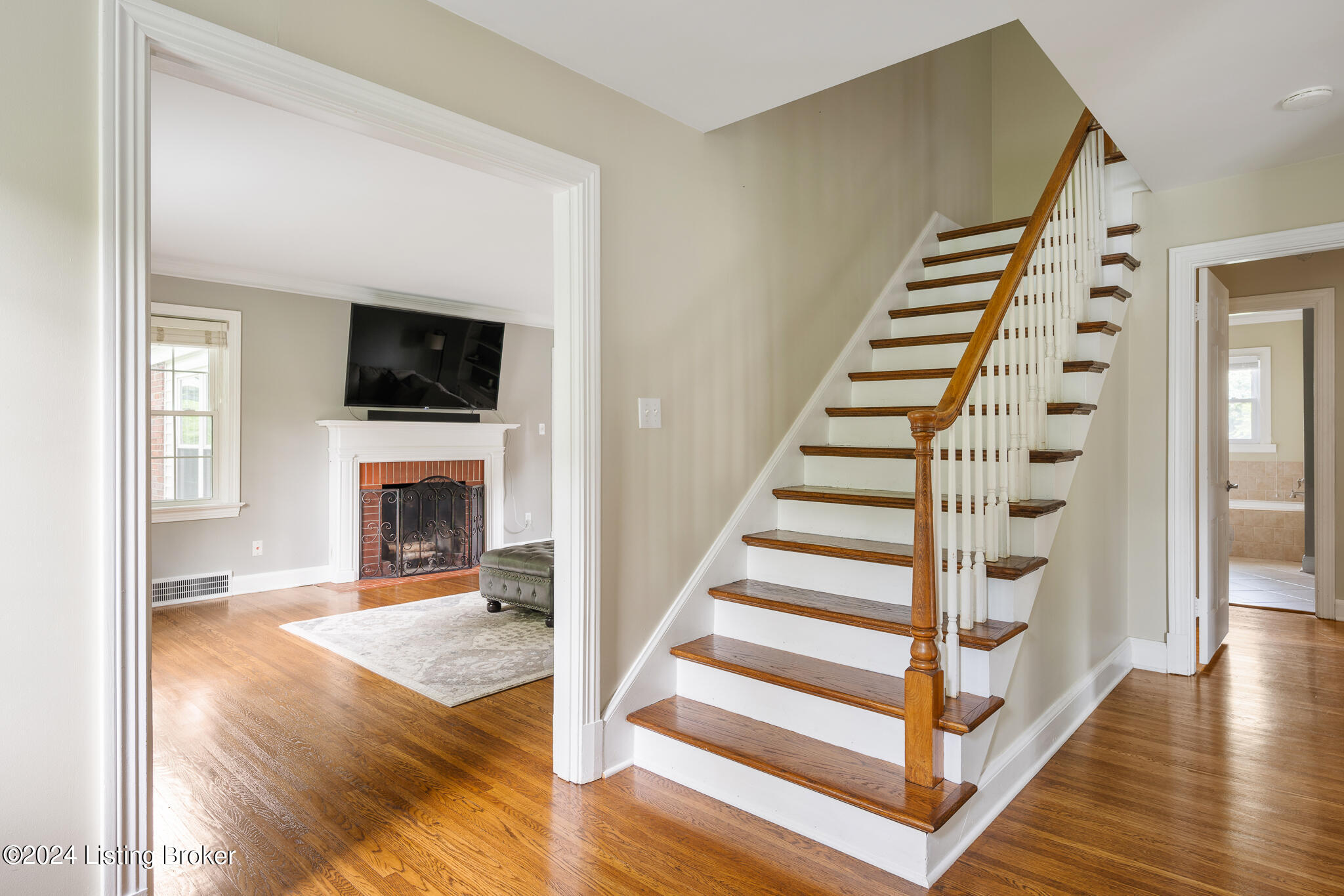 105 N Chadwick Rd
