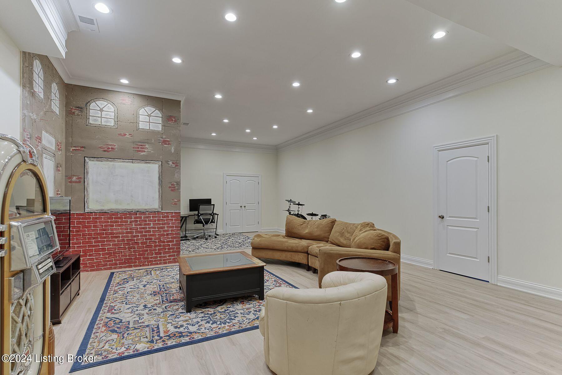 100 Valhalla View Dr