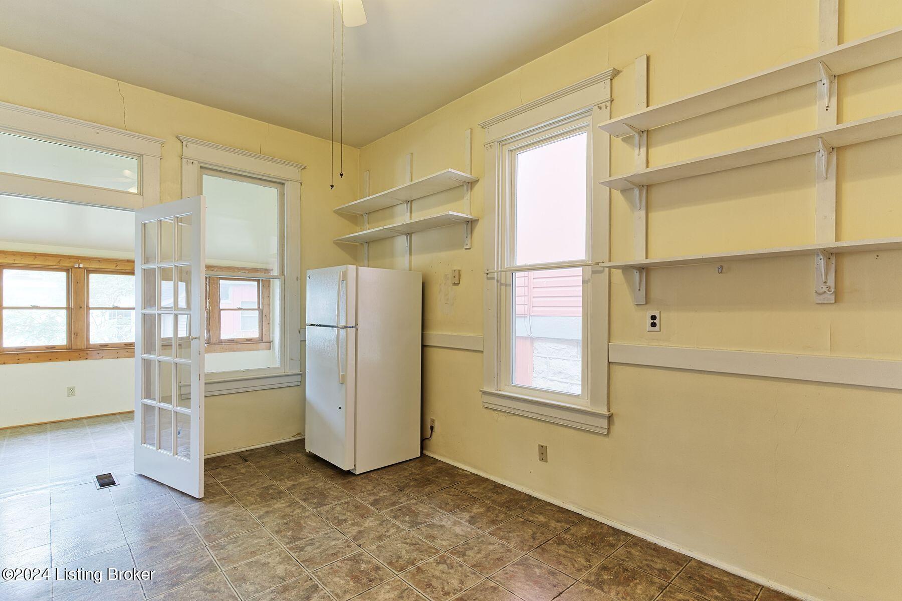 2021 Sherwood Ave