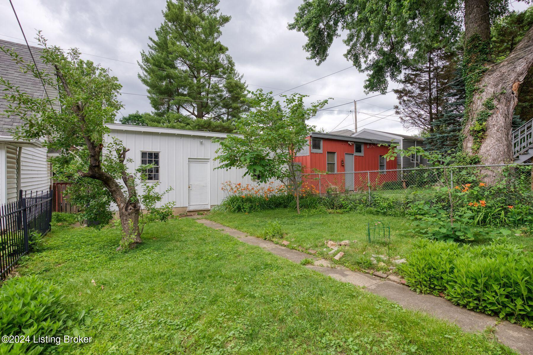 2021 Sherwood Ave