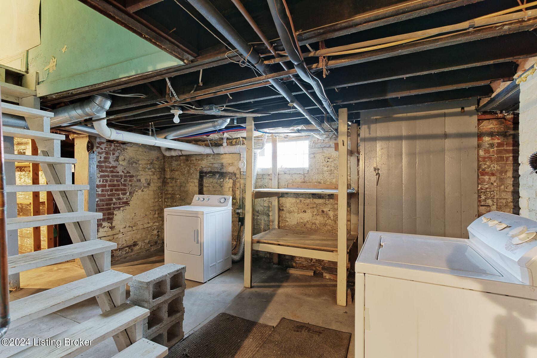 2021 Sherwood Ave