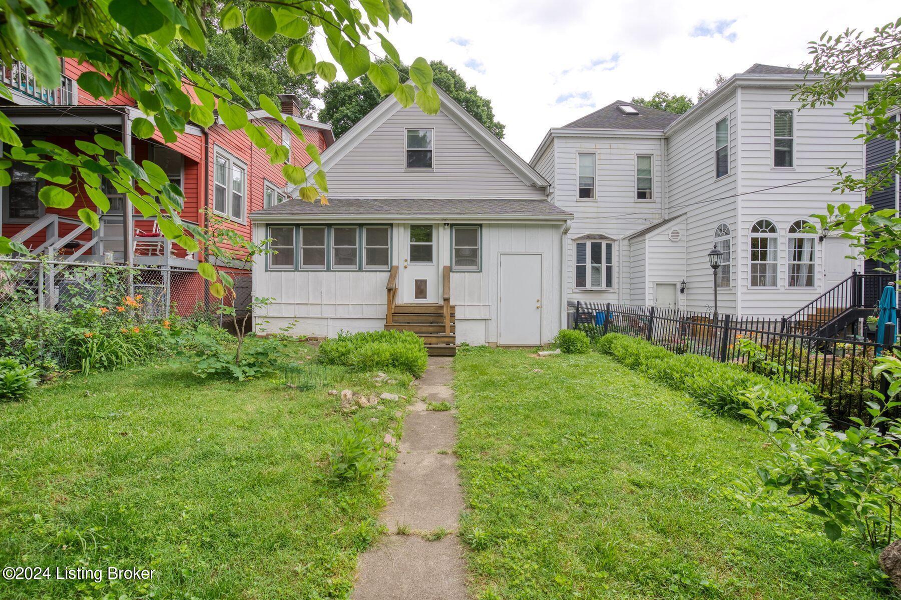 2021 Sherwood Ave