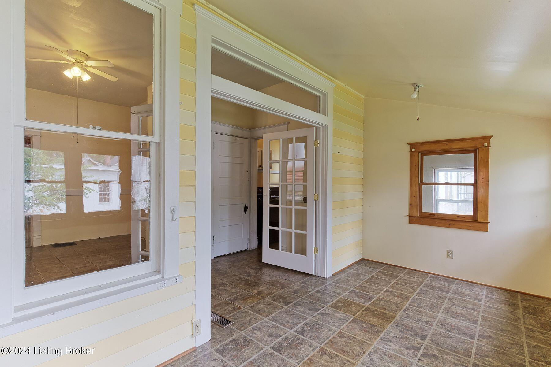 2021 Sherwood Ave
