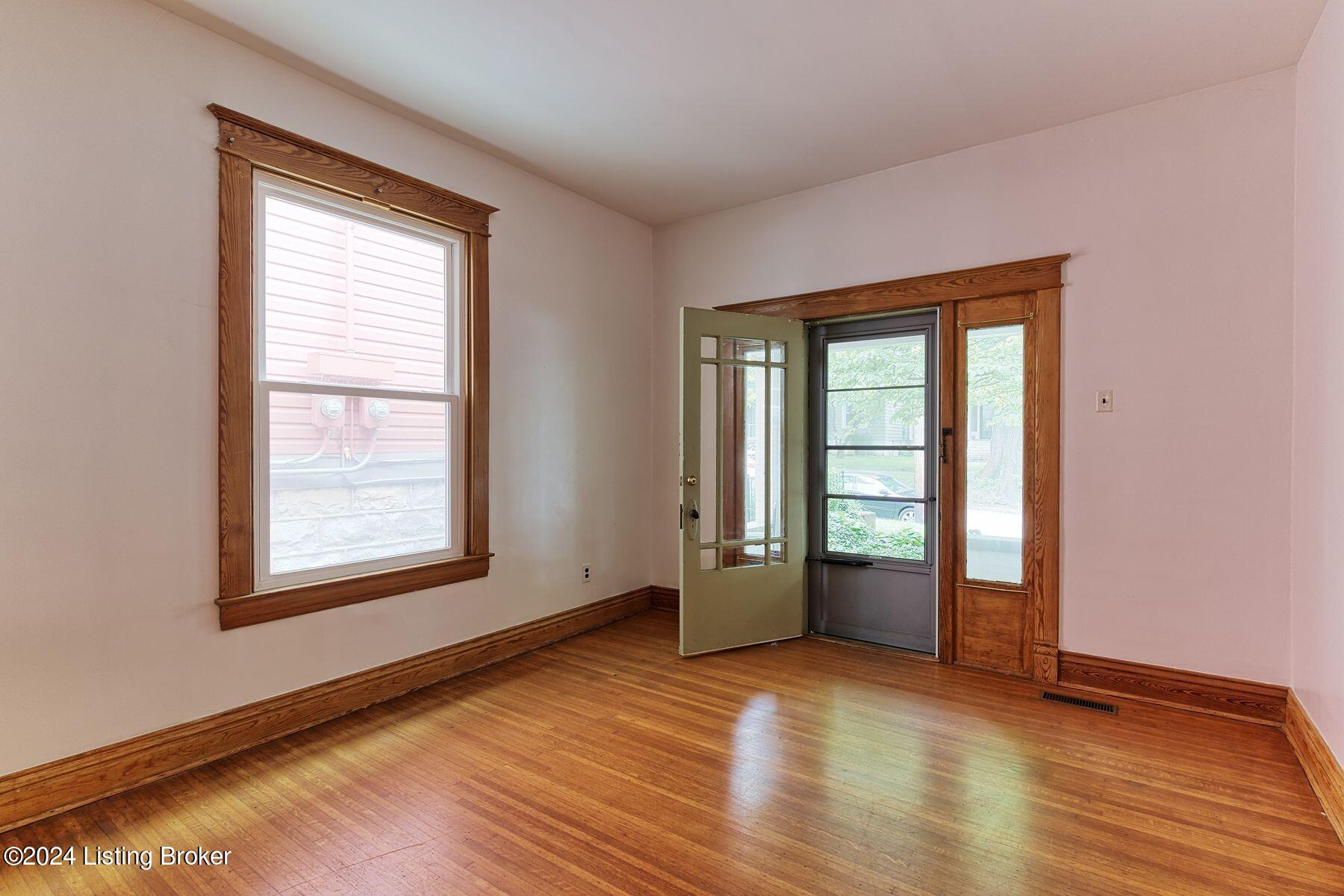 2021 Sherwood Ave