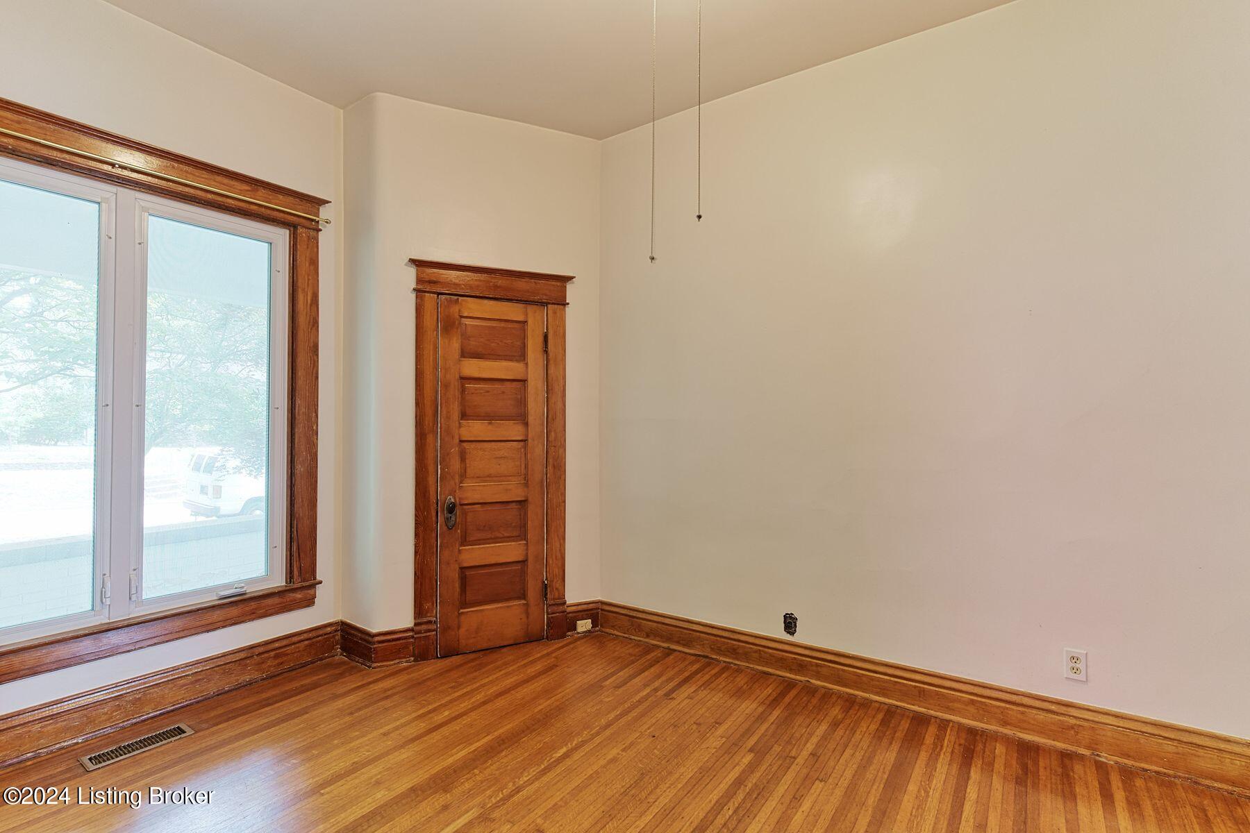 2021 Sherwood Ave