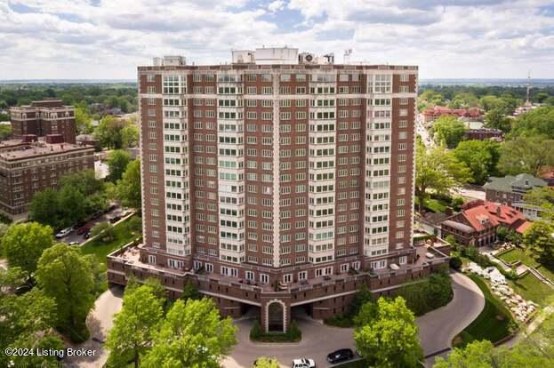 1400 Willow Ave, 904