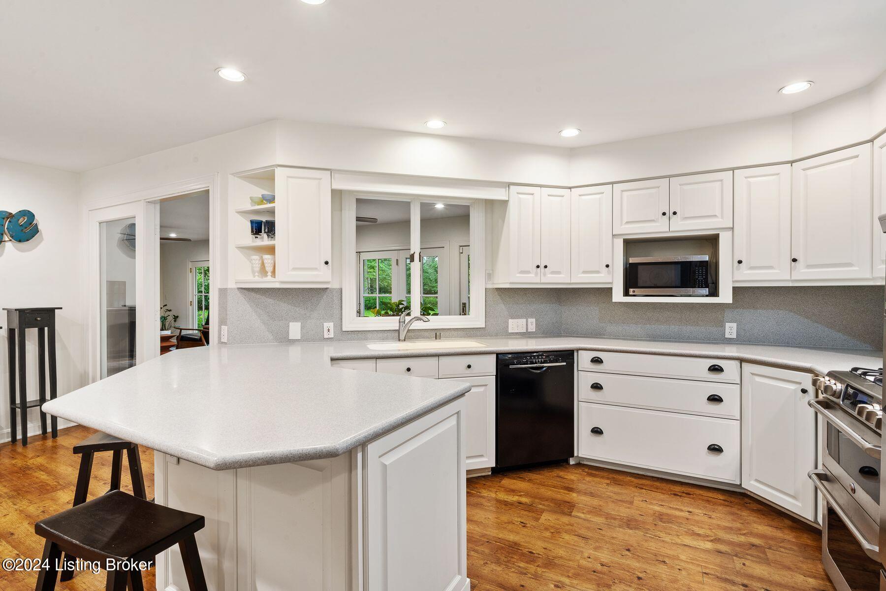 1209 Maple Ln