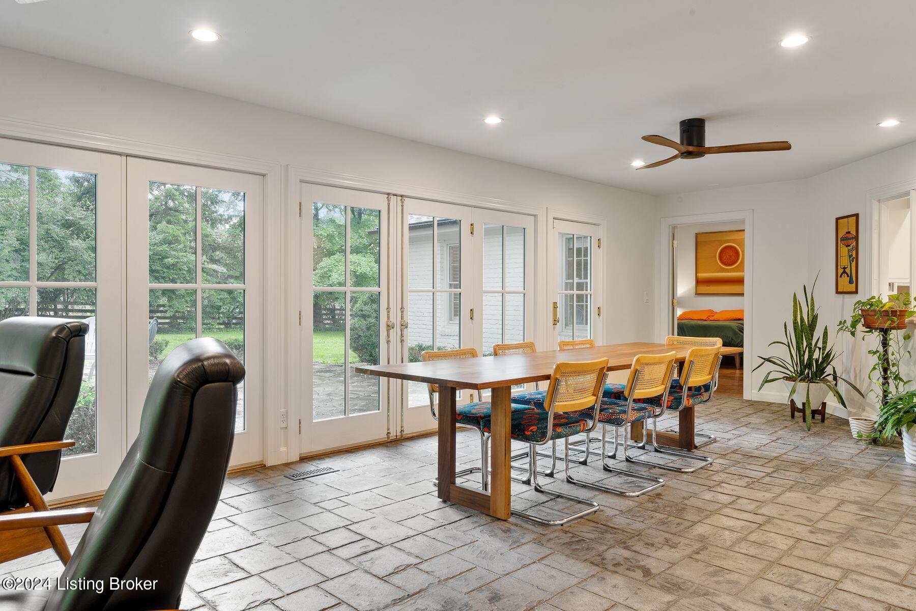 1209 Maple Ln