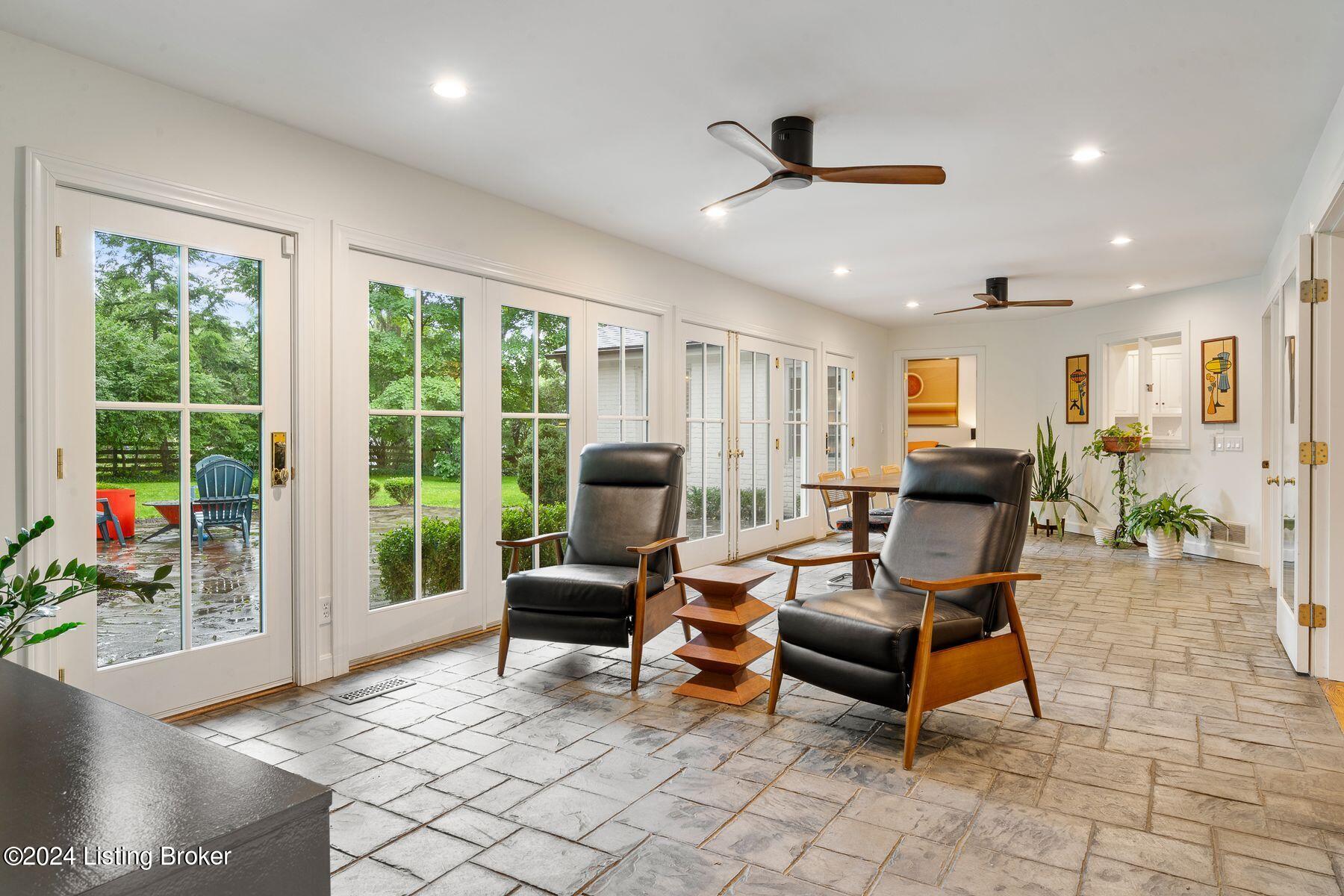 1209 Maple Ln