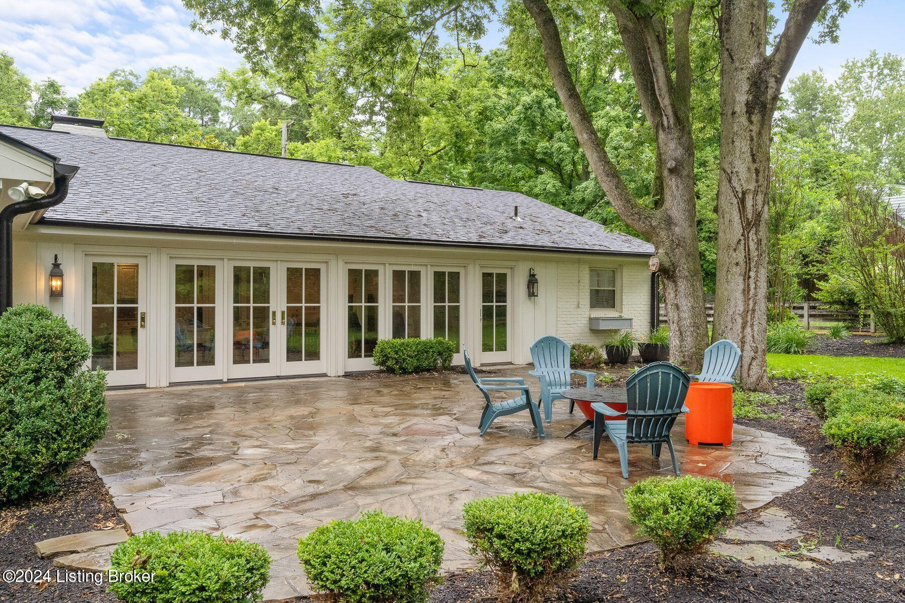 1209 Maple Ln