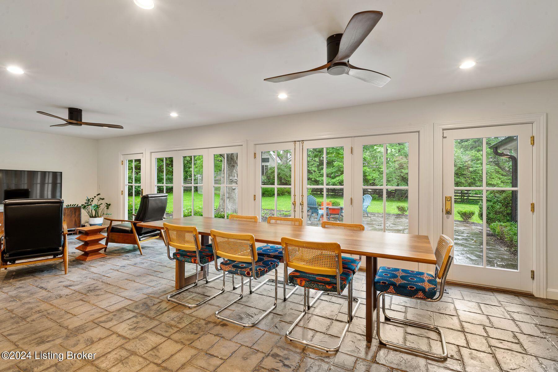 1209 Maple Ln