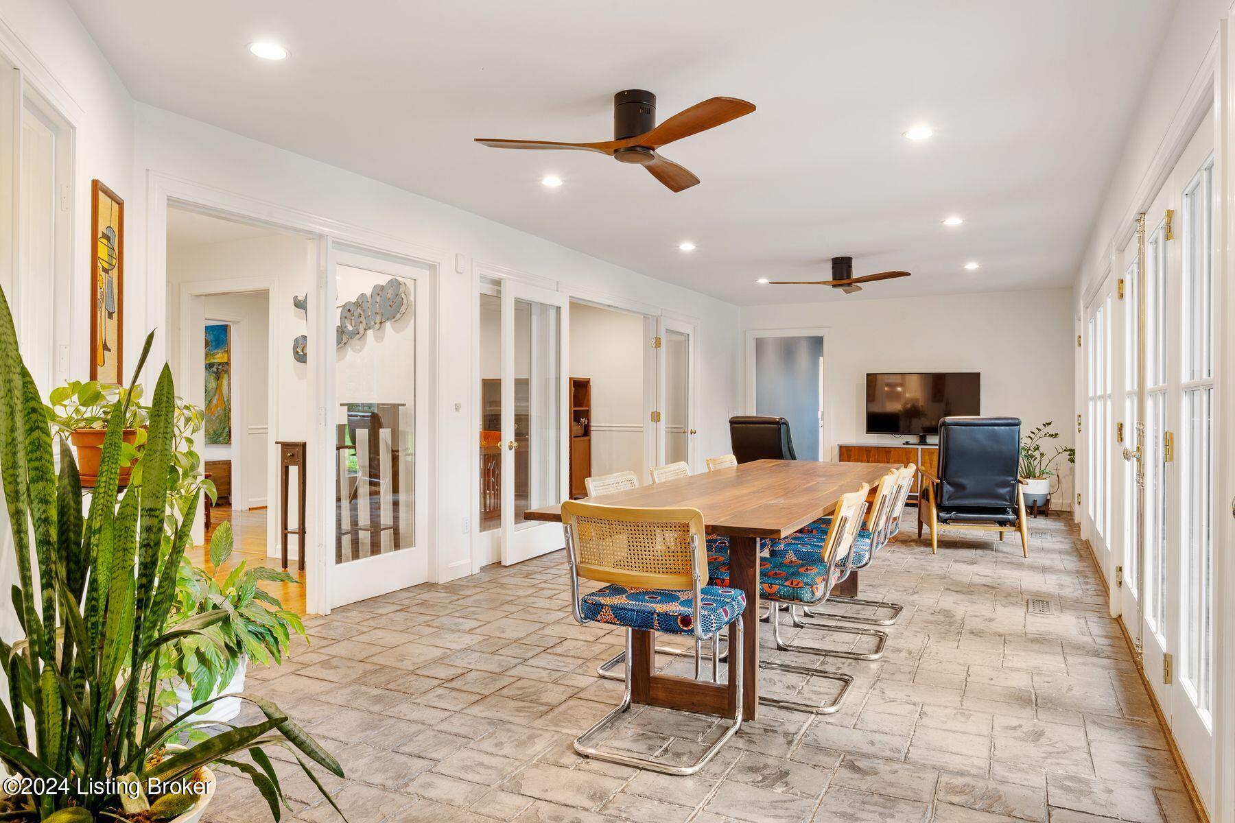 1209 Maple Ln