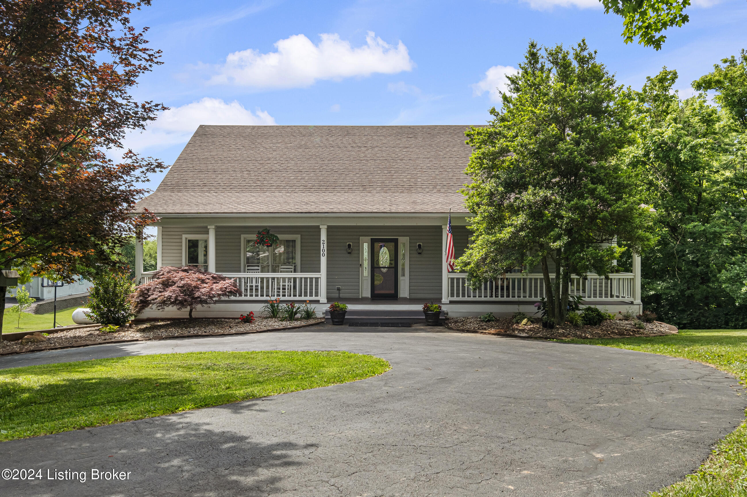 2100 Mayfield Dr