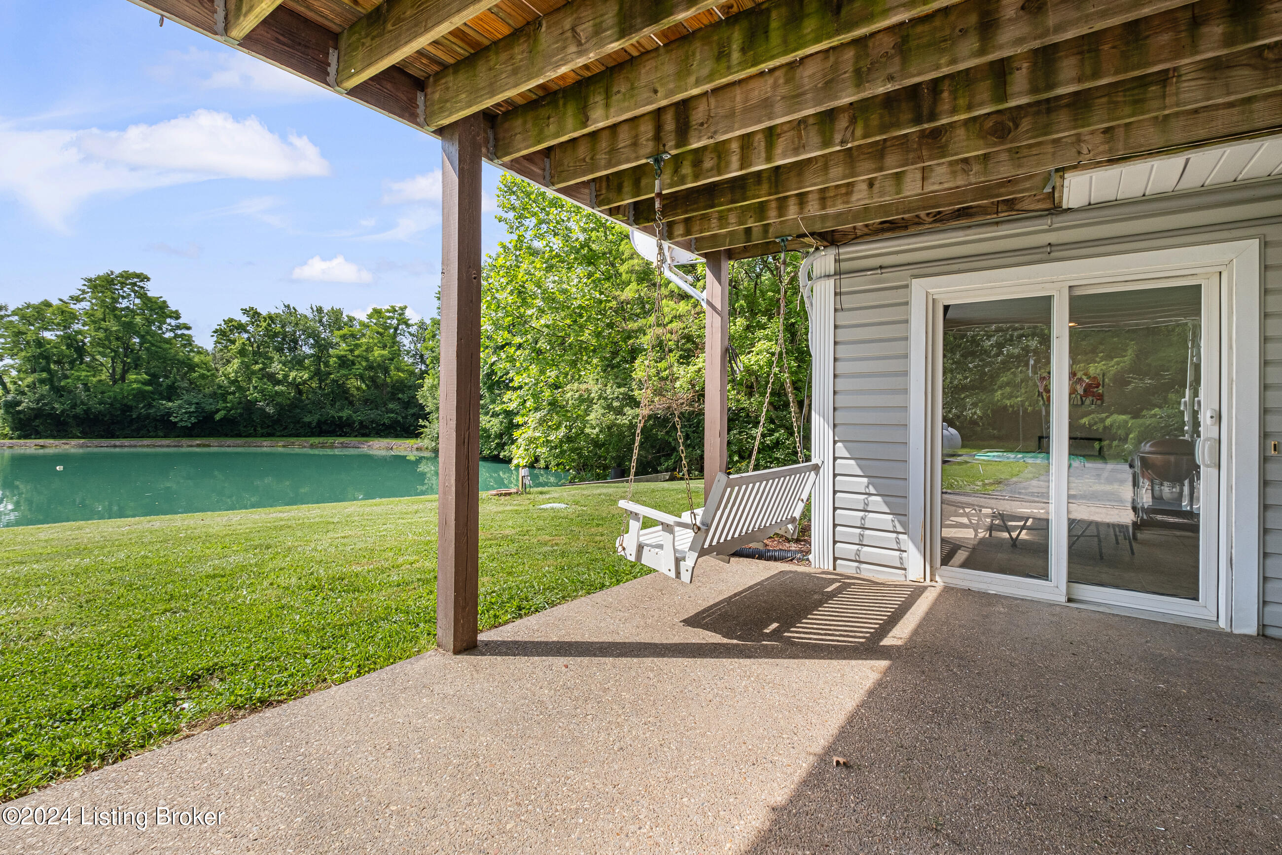 2100 Mayfield Dr