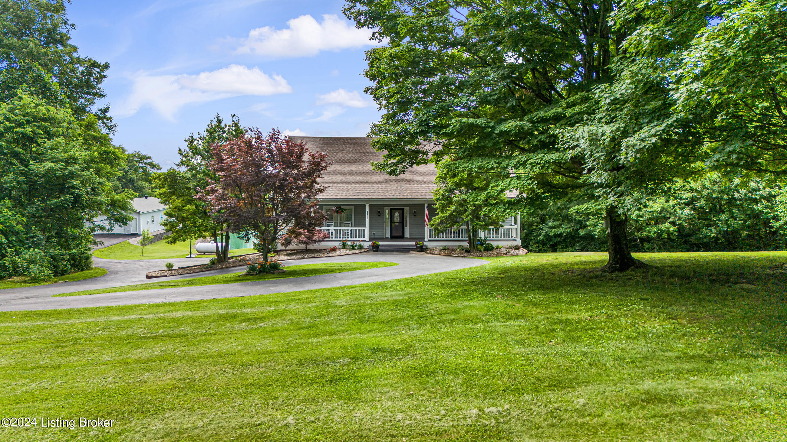 2100 Mayfield Dr