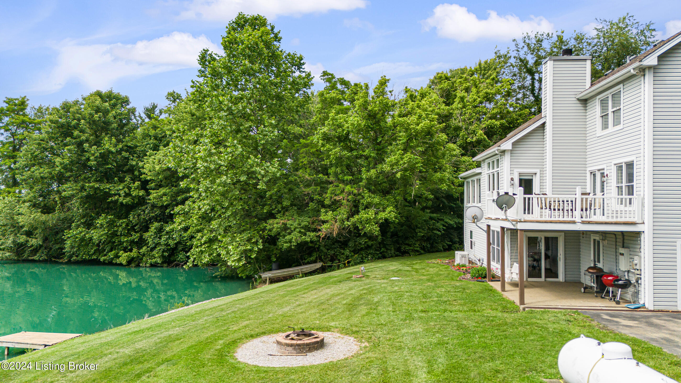 2100 Mayfield Dr