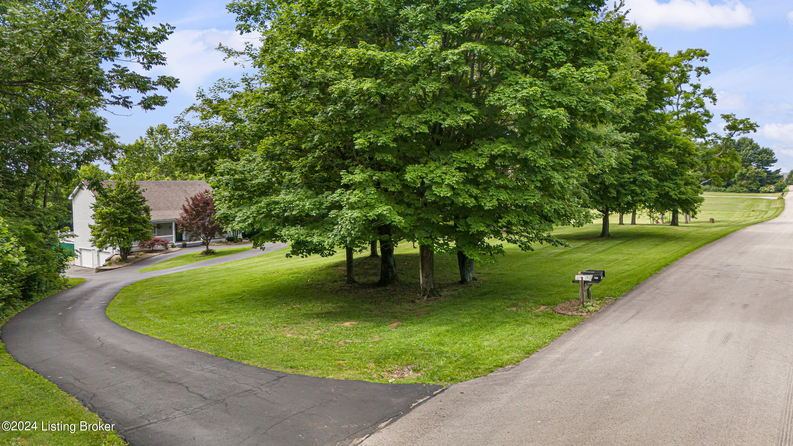 2100 Mayfield Dr