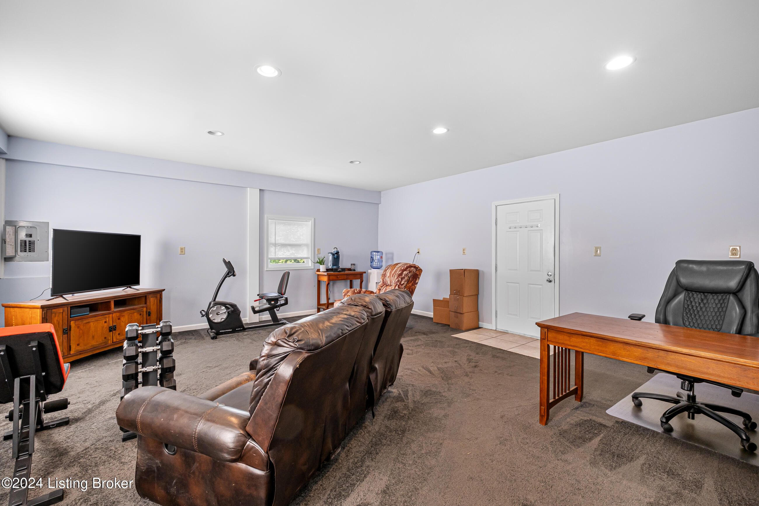 2100 Mayfield Dr