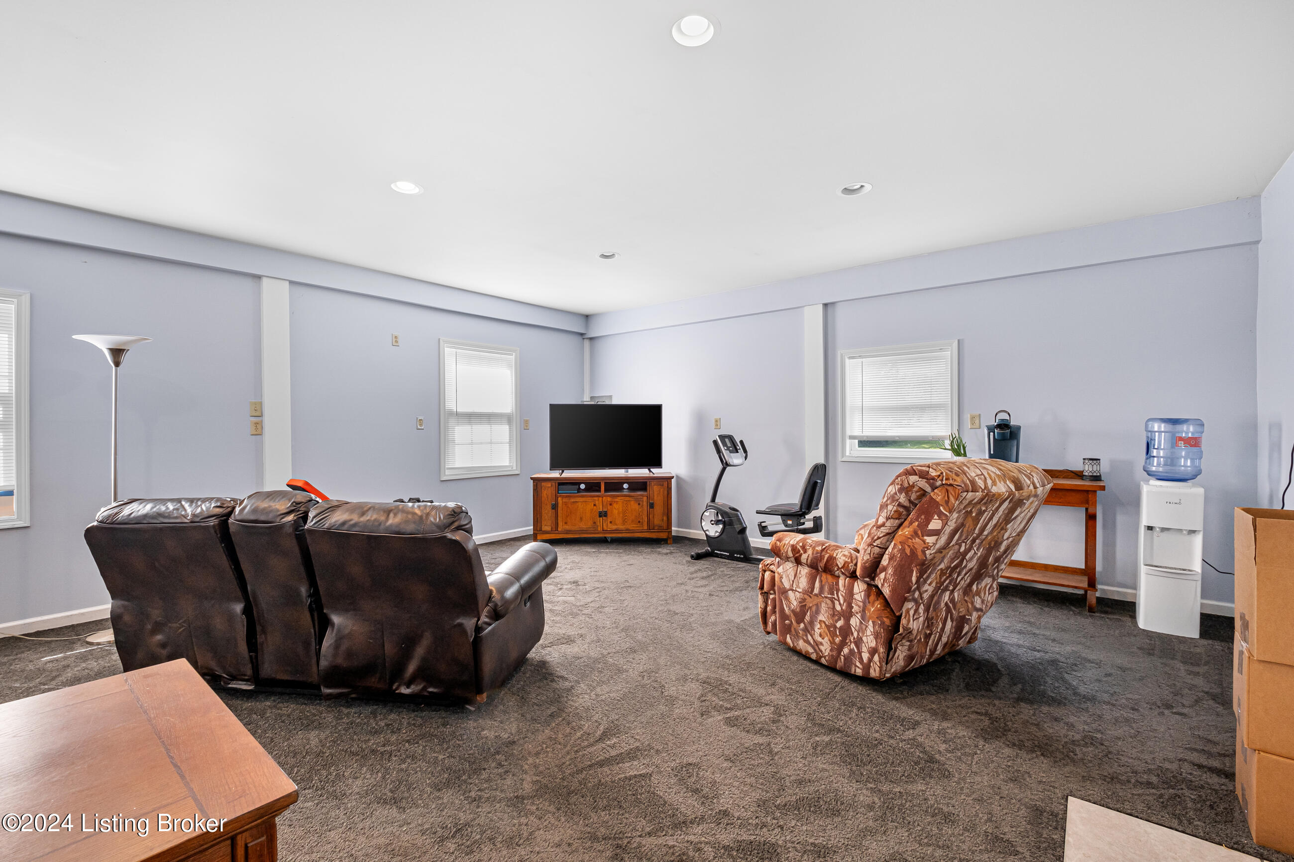 2100 Mayfield Dr