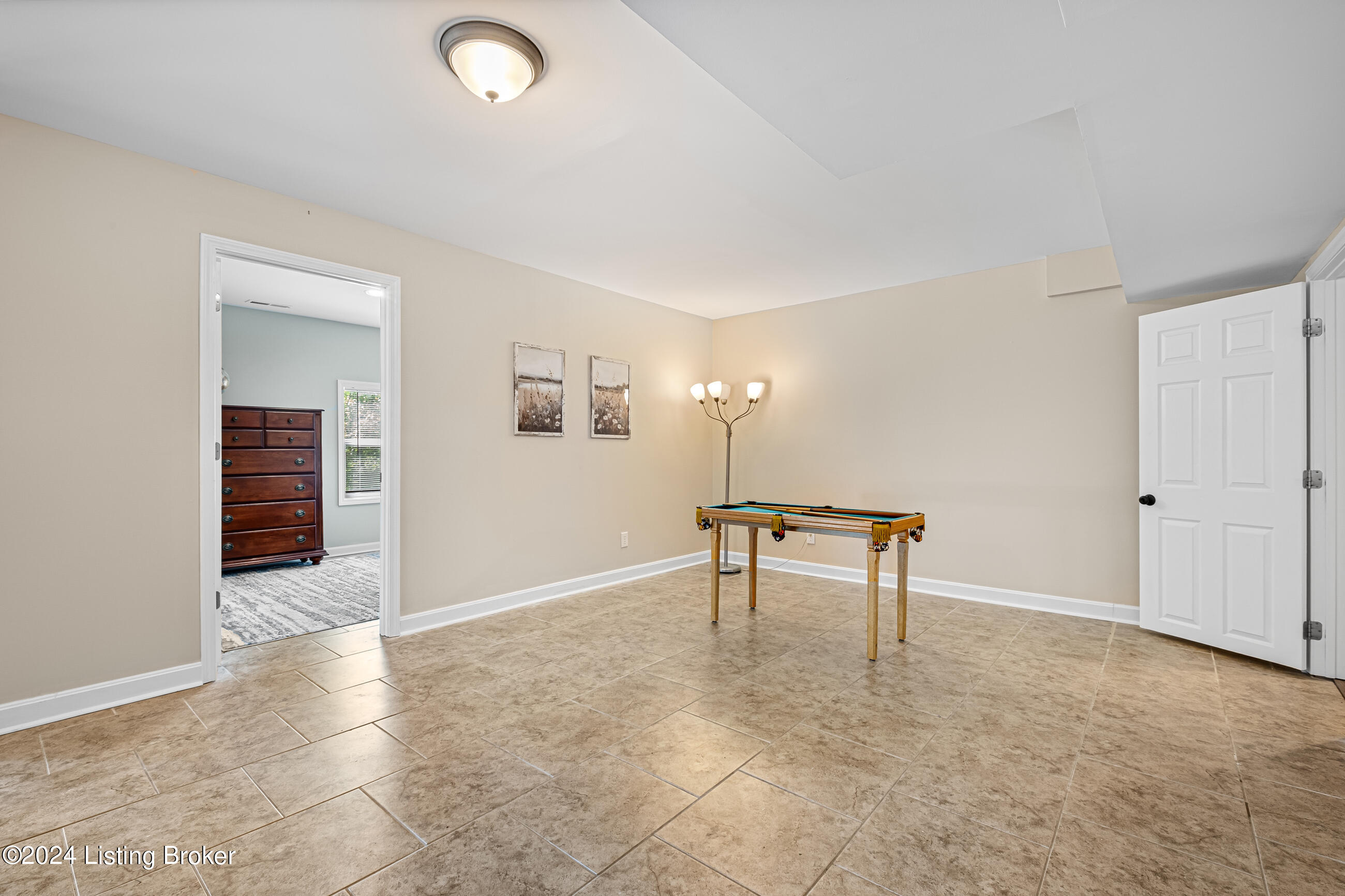 2100 Mayfield Dr