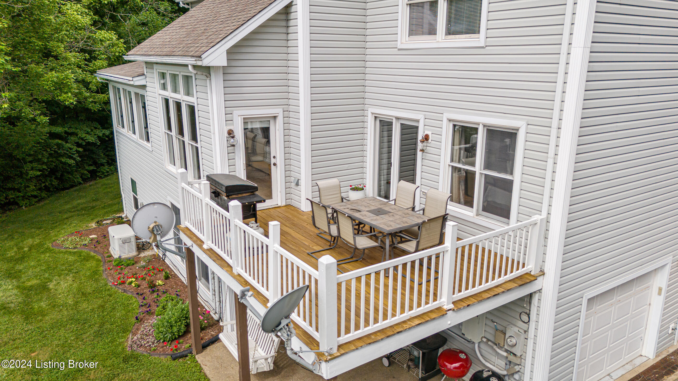 2100 Mayfield Dr
