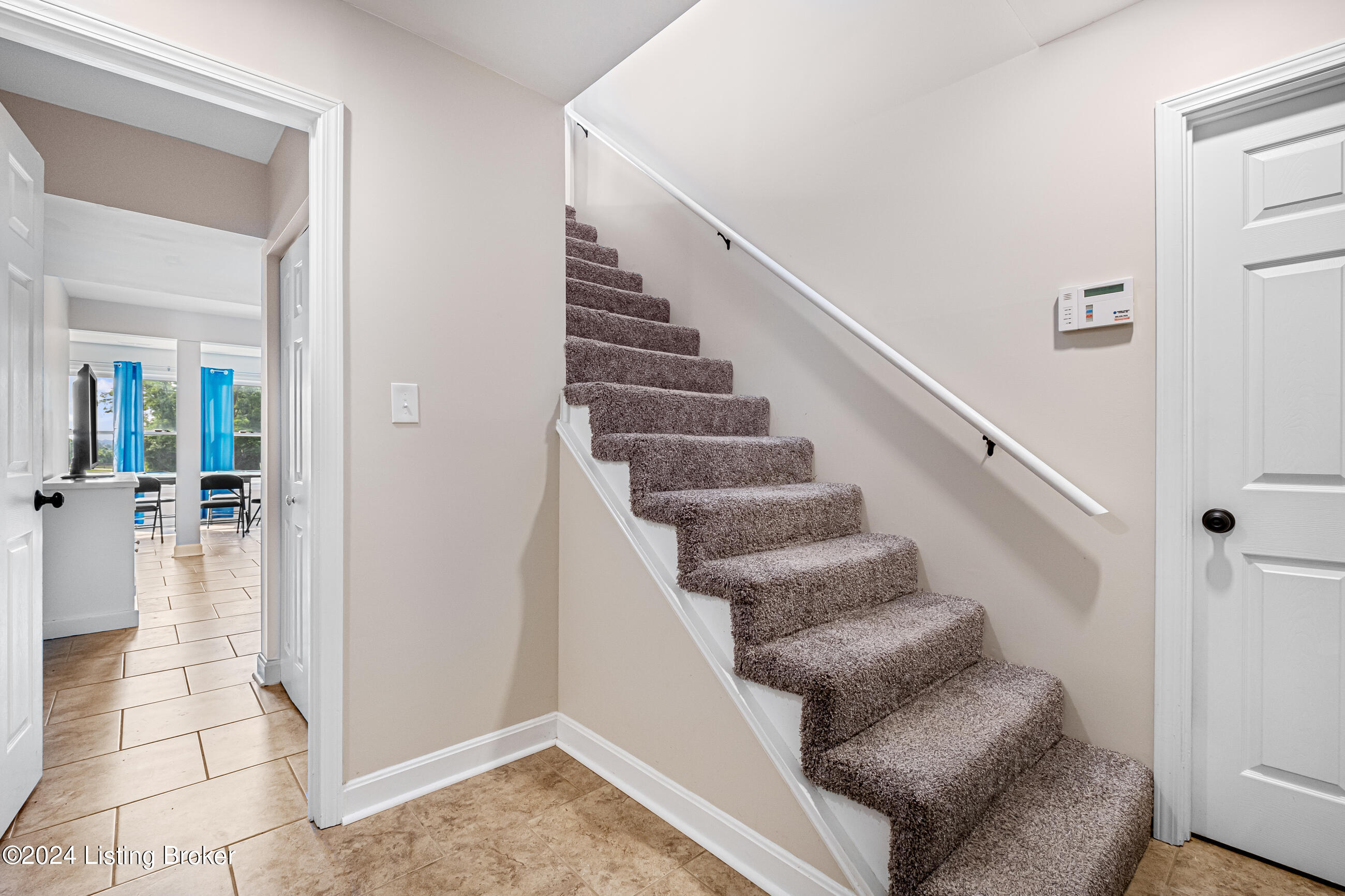 2100 Mayfield Dr