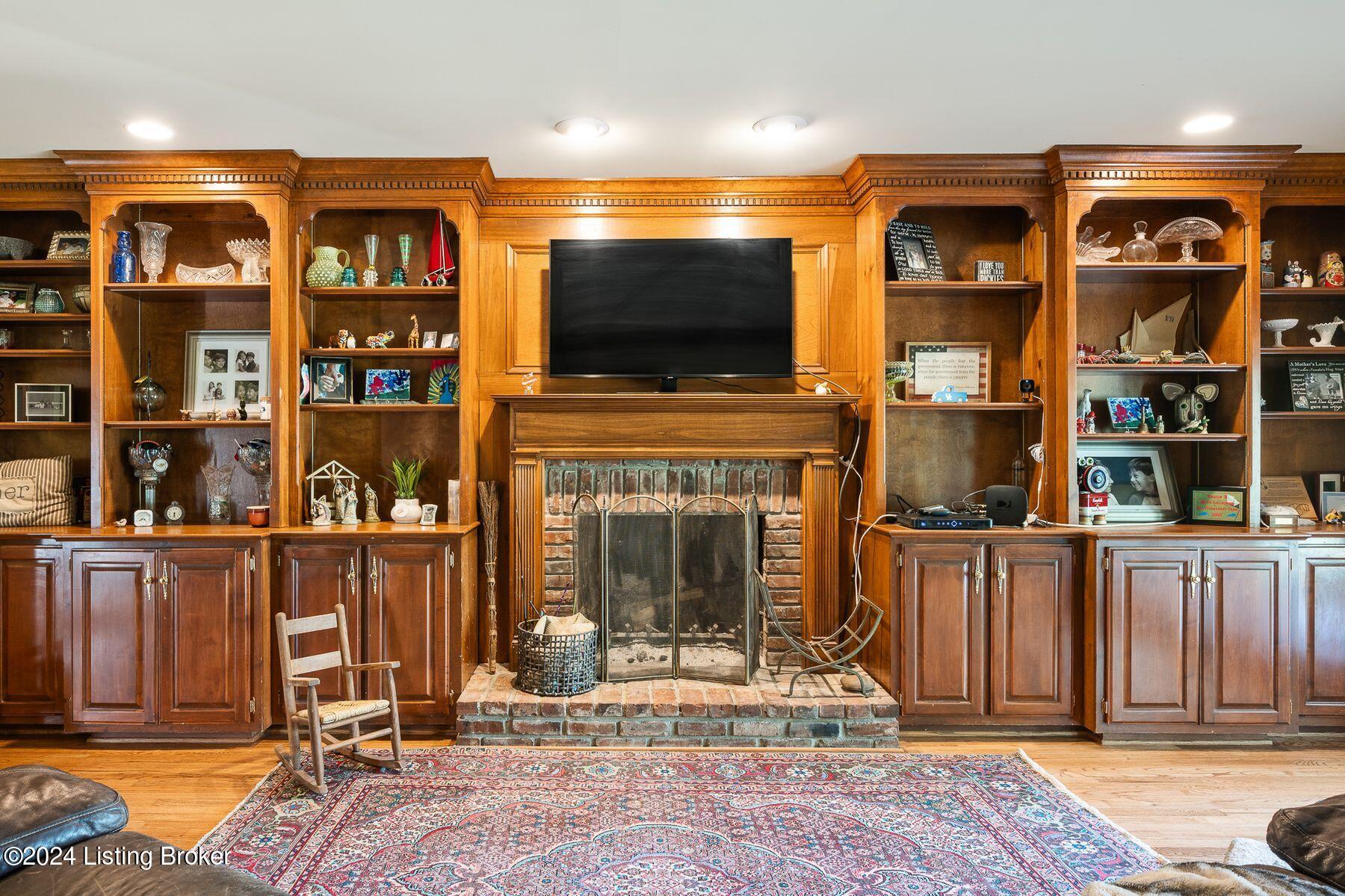 904 Lake Forest Pkwy