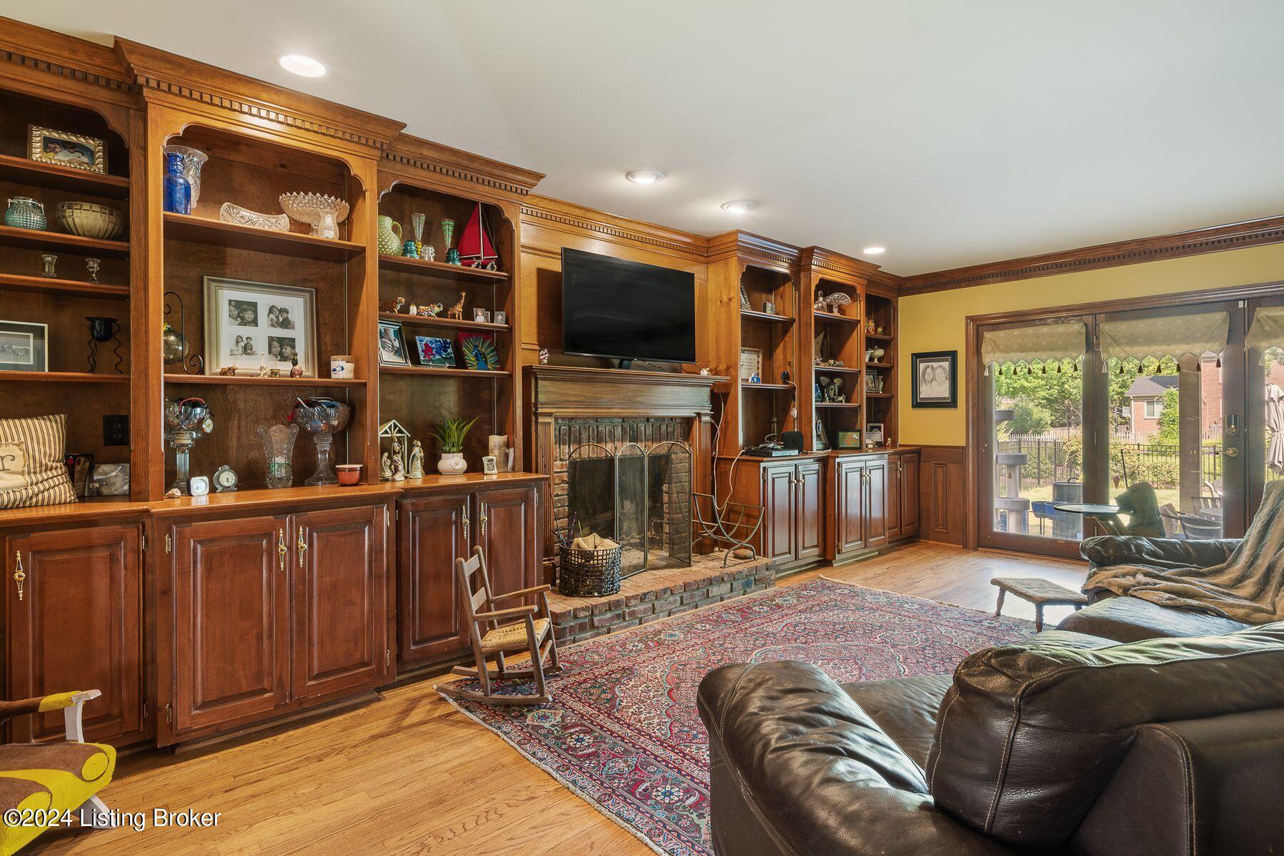 904 Lake Forest Pkwy