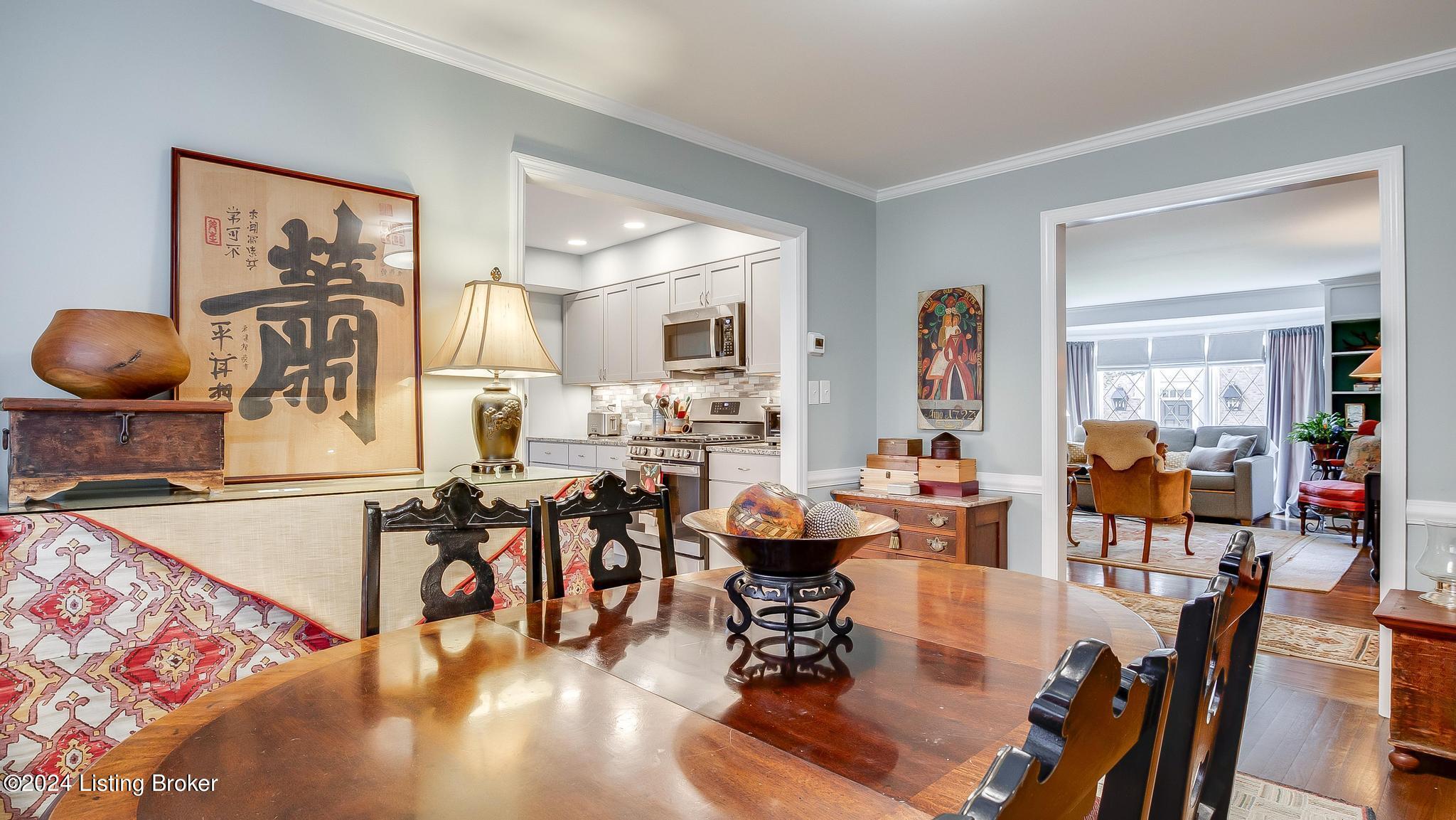 3814 Washington Square, 1