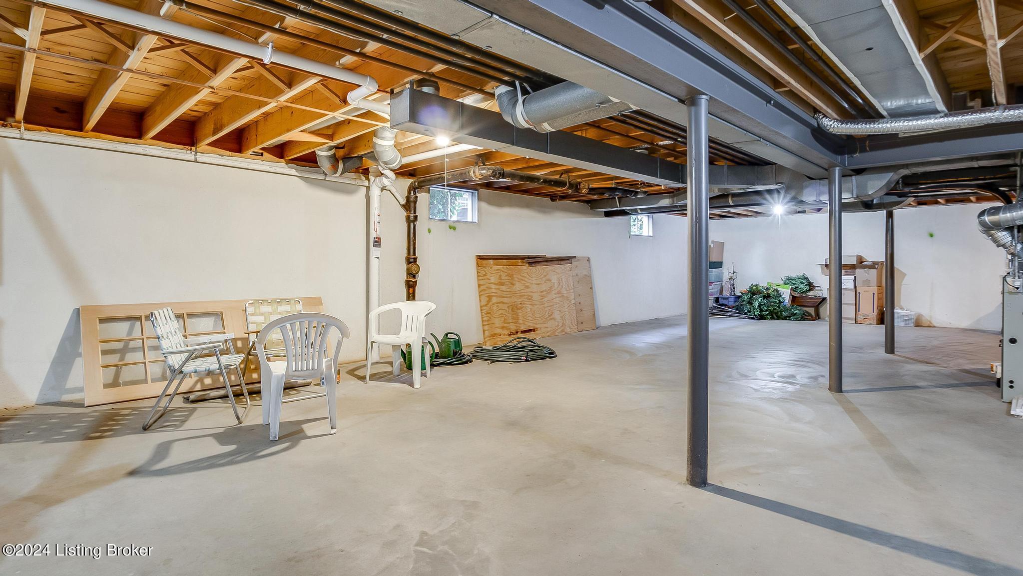3814 Washington Square, 1