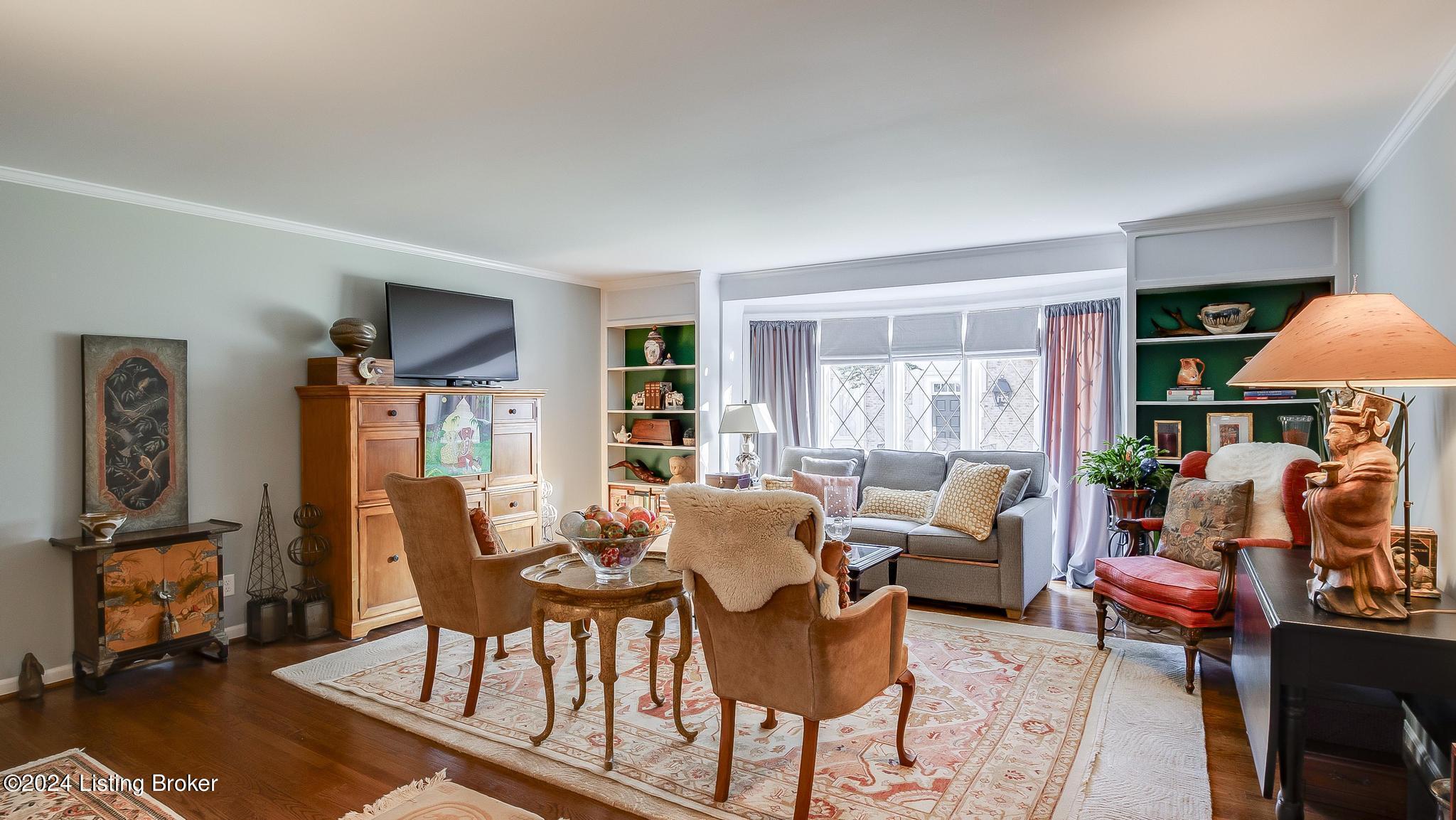 3814 Washington Square, 1