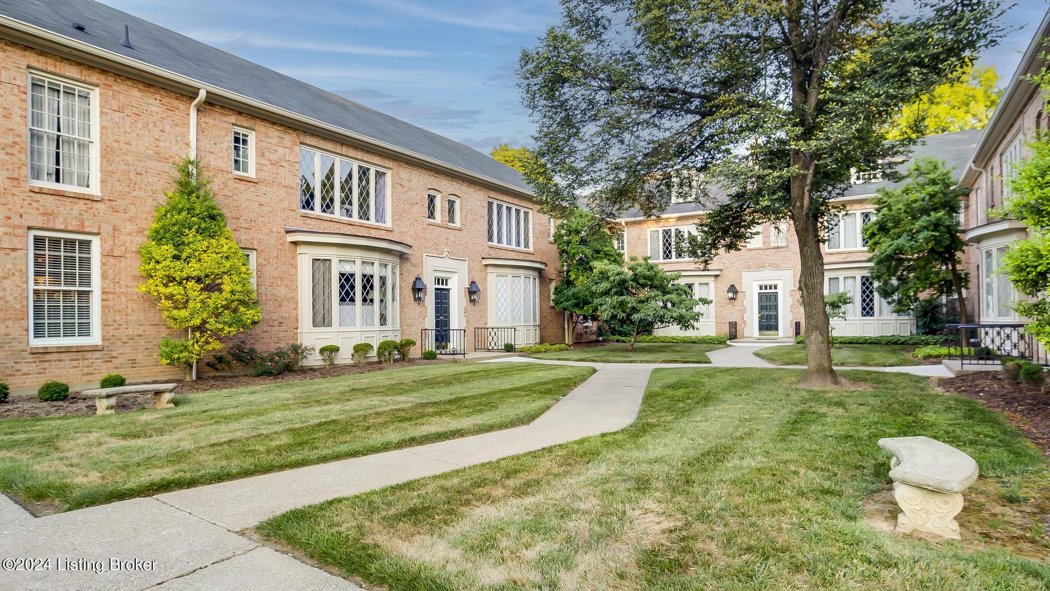 3814 Washington Square, 1