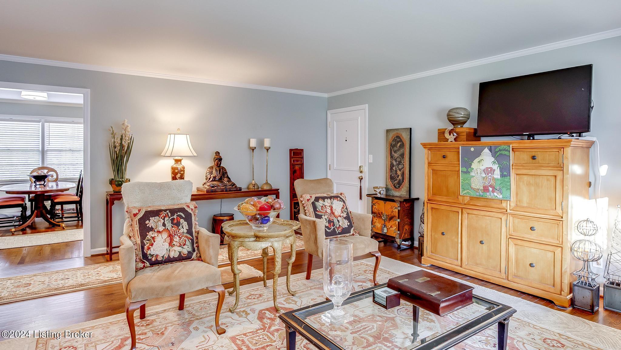 3814 Washington Square, 1