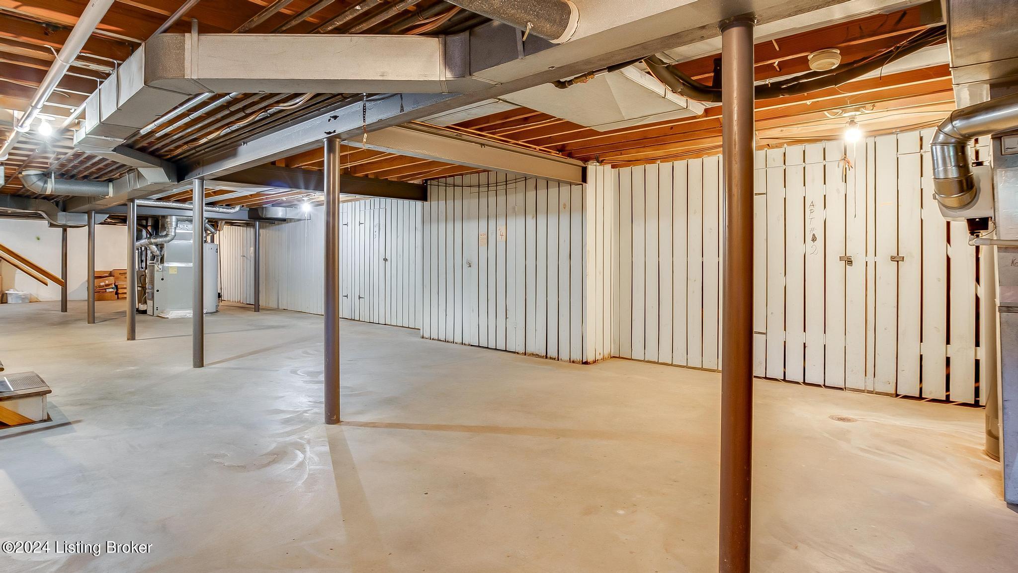 3814 Washington Square, 1