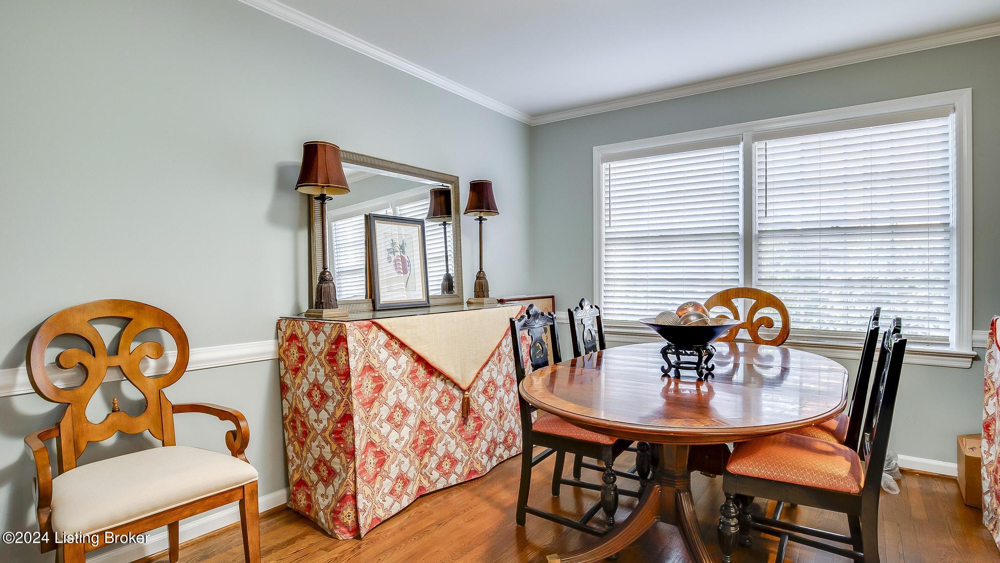 3814 Washington Square, 1