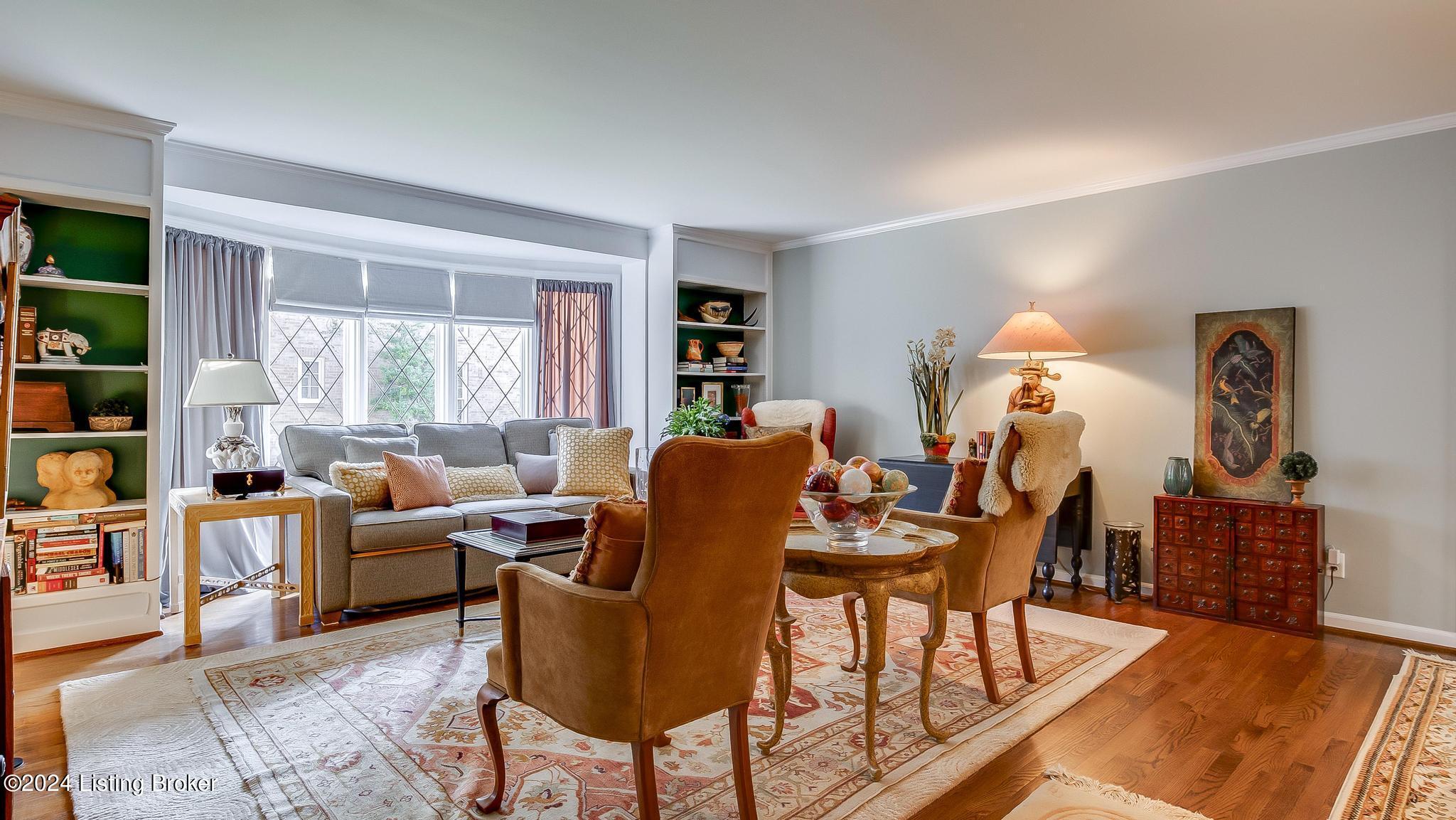 3814 Washington Square, 1