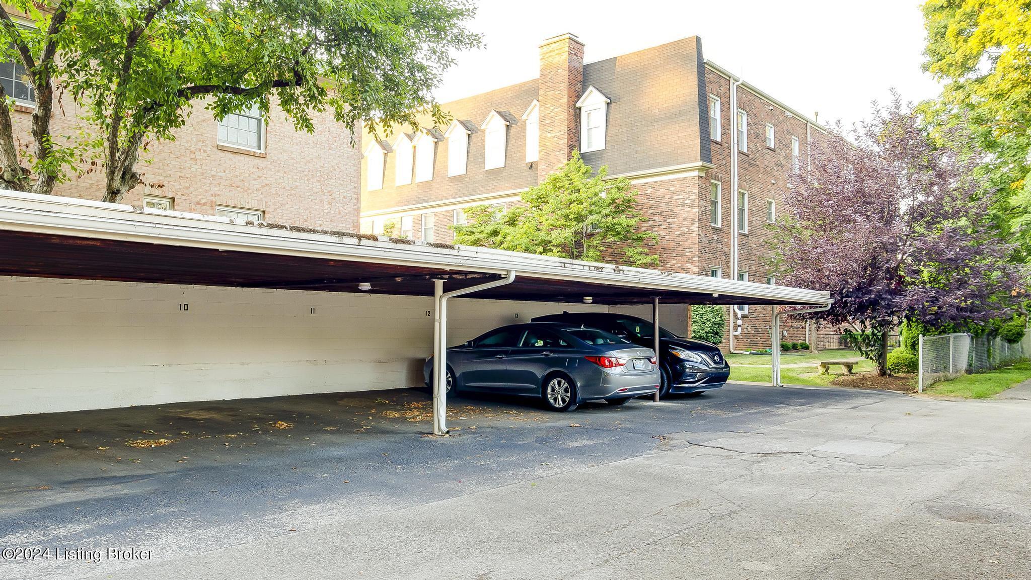 3814 Washington Square, 1