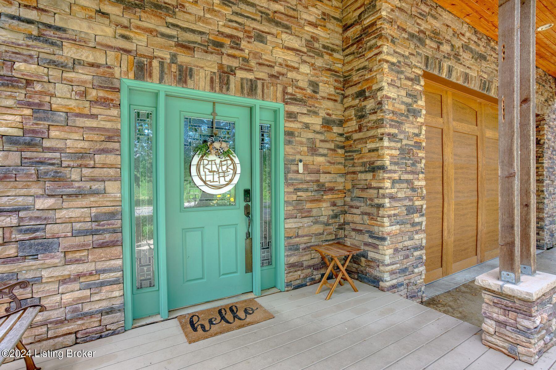 1104 Riverside Dr