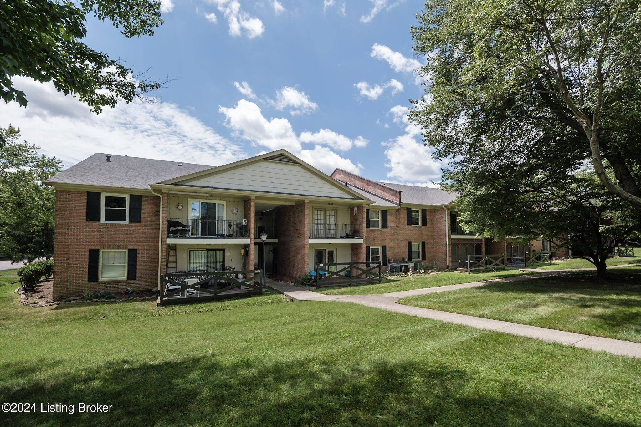 8016 Westover Dr