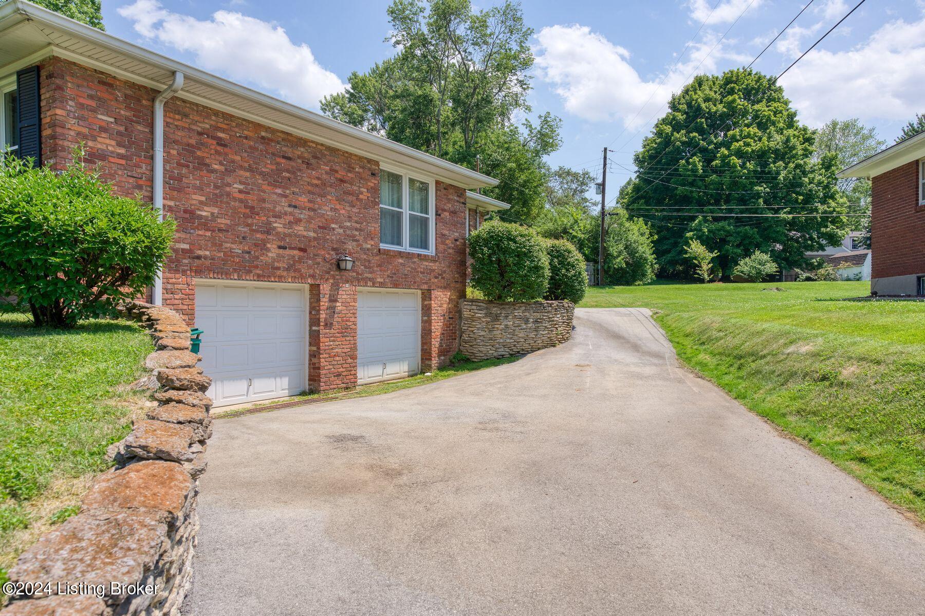 7312 Arrowwood Rd