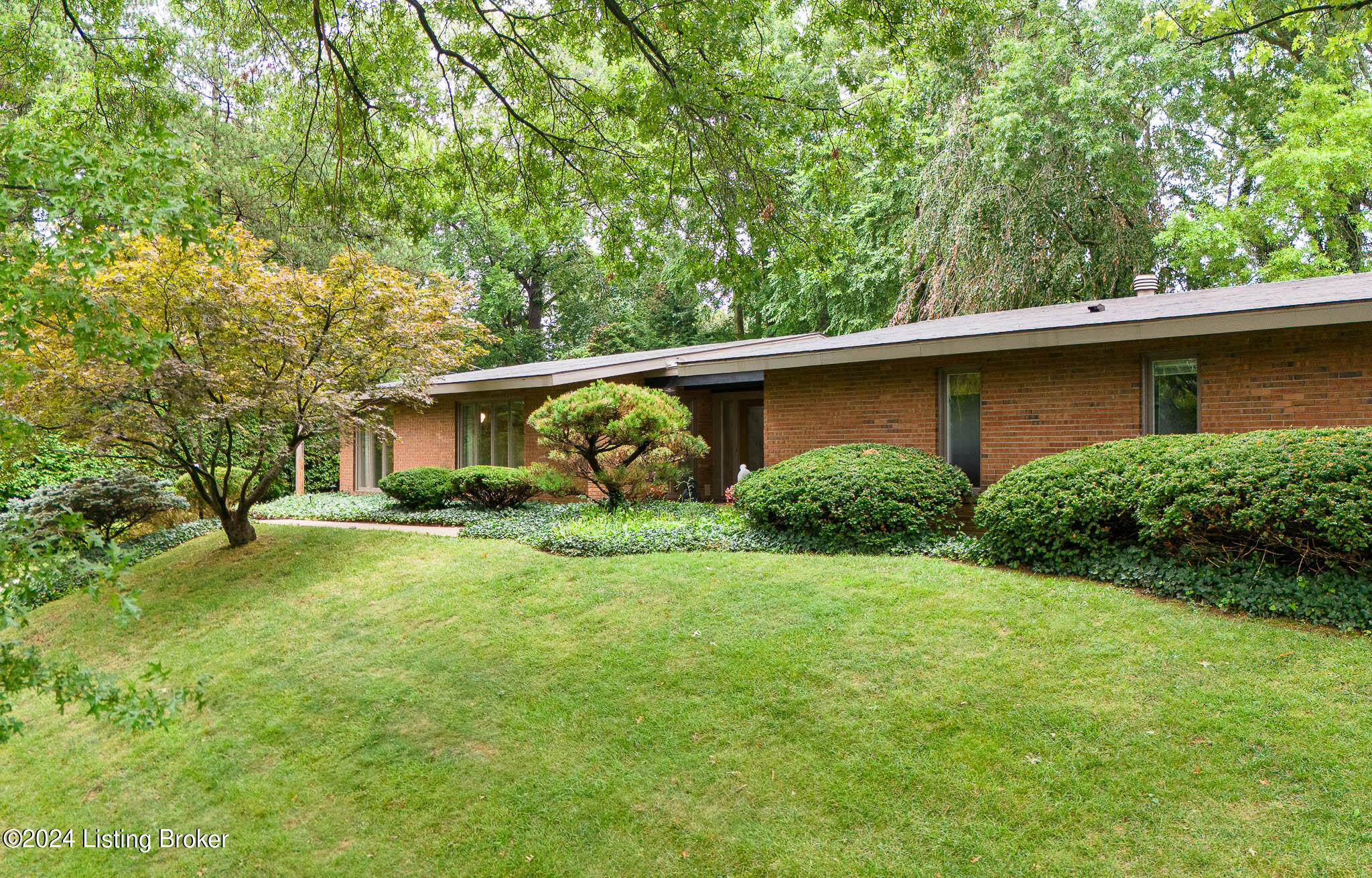1212 Park Hills Dr