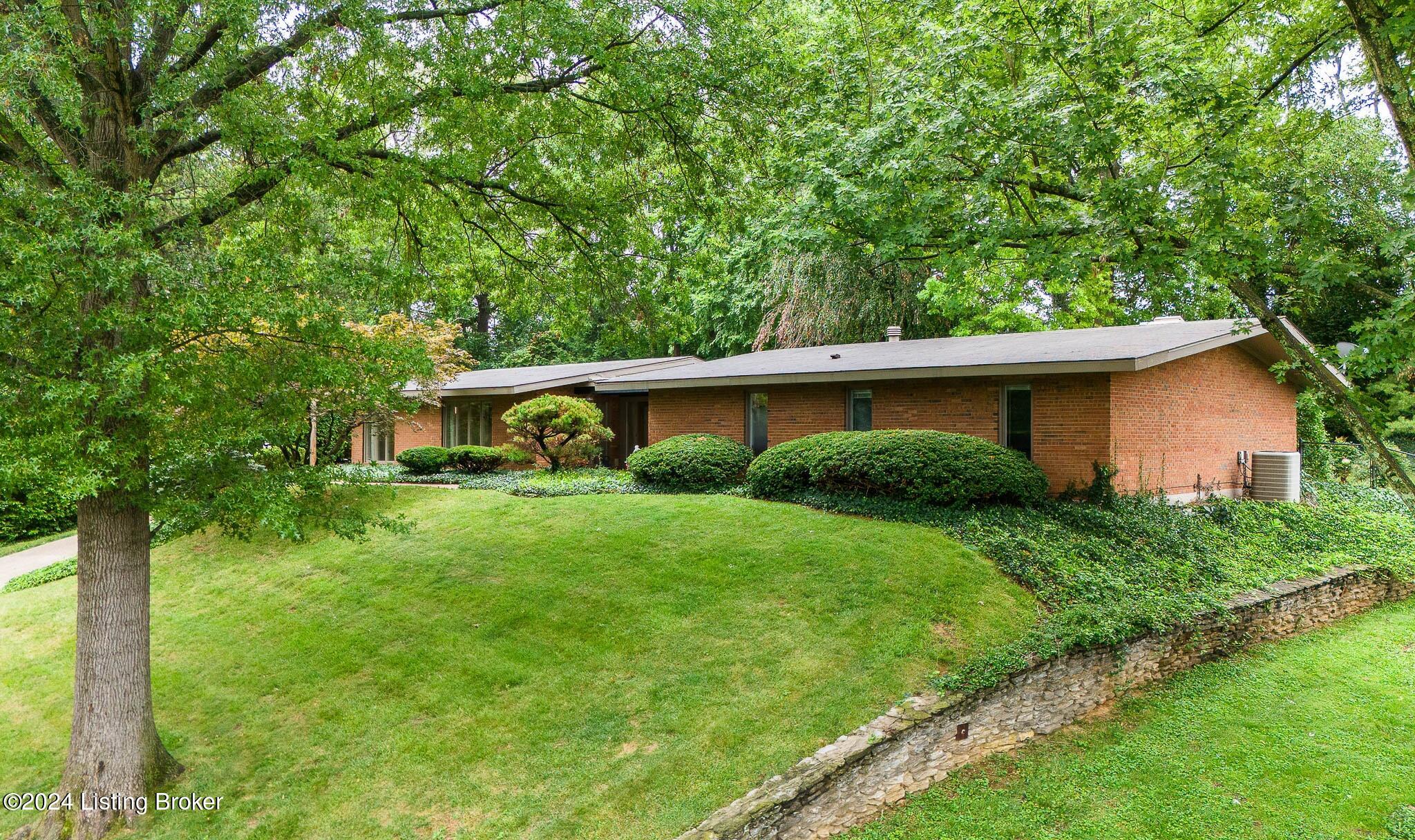1212 Park Hills Dr