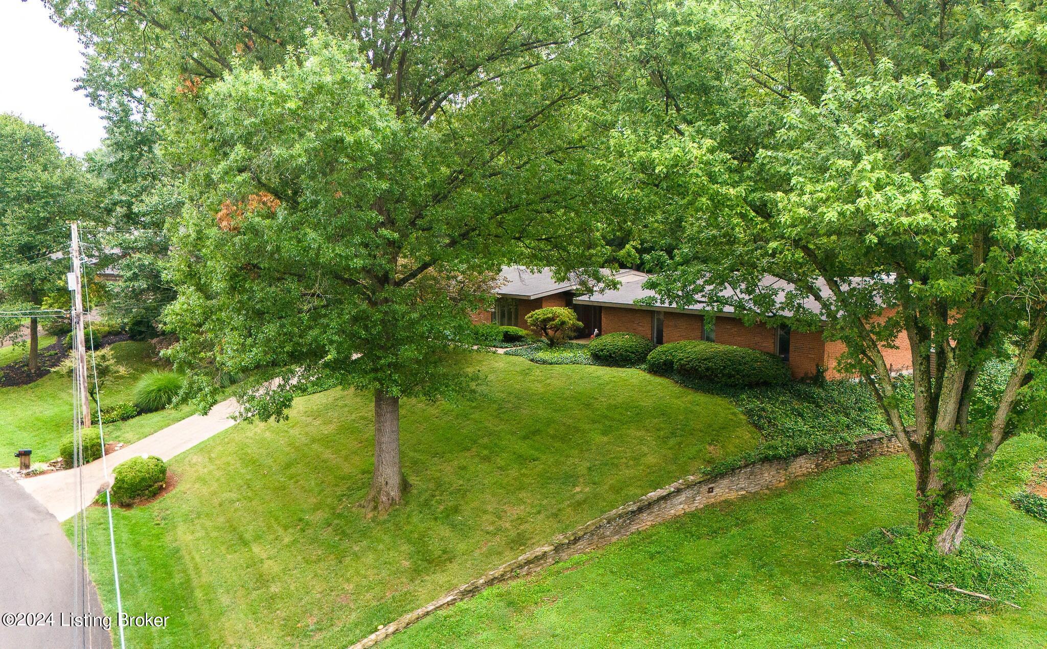 1212 Park Hills Dr
